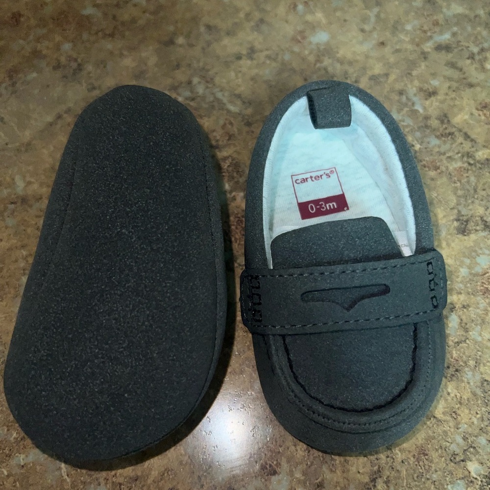 Baby dress shoes, size0-3 months, grey, SUPER CUTE, PERFECT CONDITION